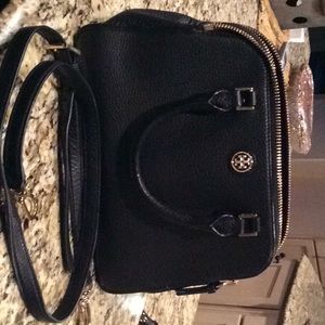 Med Robinson tote black